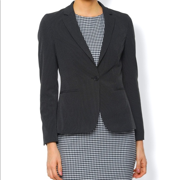 Van Heusen Professional/ Formal Black Blazer - Picture 1 of 4